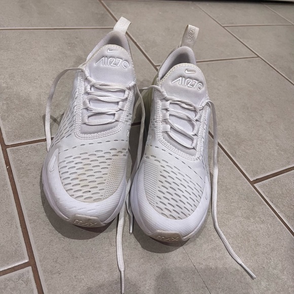 Nike Shoes - Nike air max 270